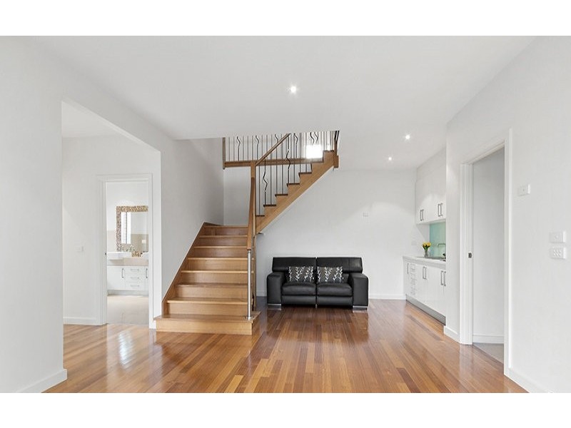 16 Cherry Tree Lane, Narre Warren VIC 3805