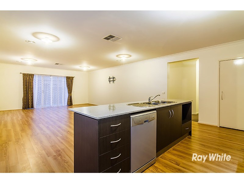 46 Connewara Crescent, Clyde North VIC 3978