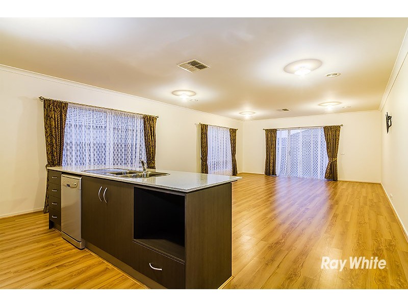 46 Connewara Crescent, Clyde North VIC 3978