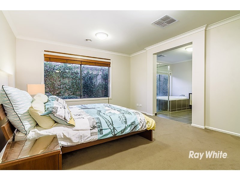 19 Mundaring Drive, Cranbourne VIC 3977