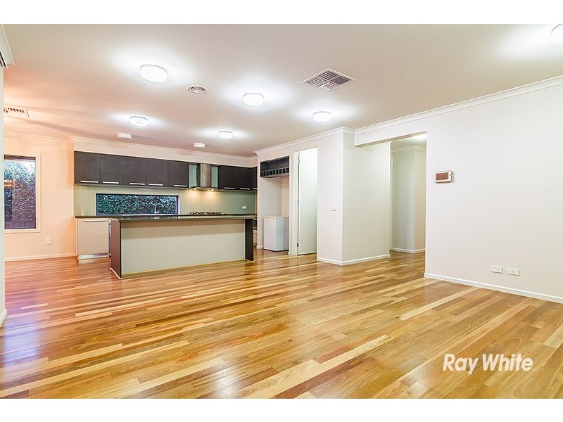 19 Mundaring Drive, Cranbourne VIC 3977