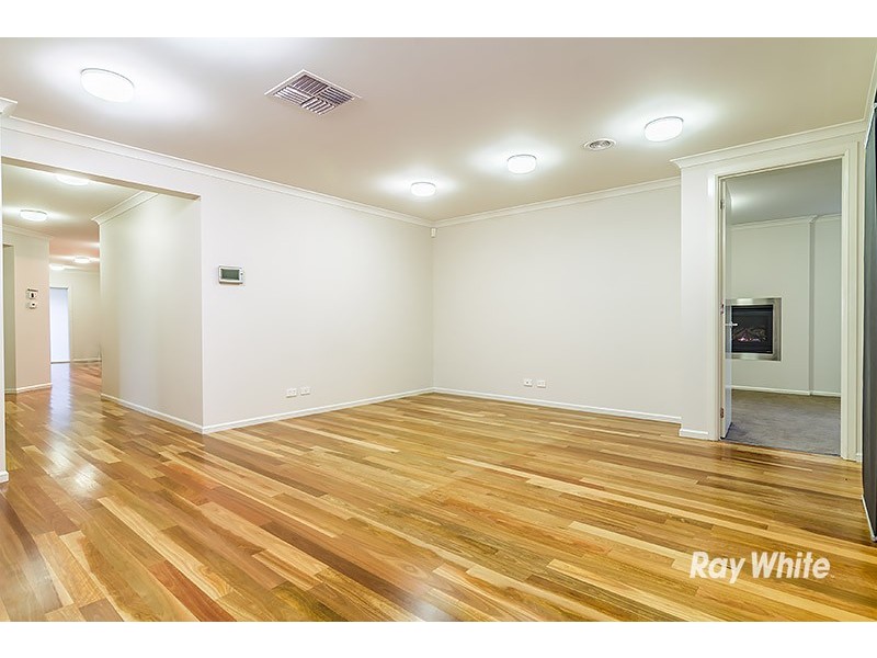 19 Mundaring Drive, Cranbourne VIC 3977