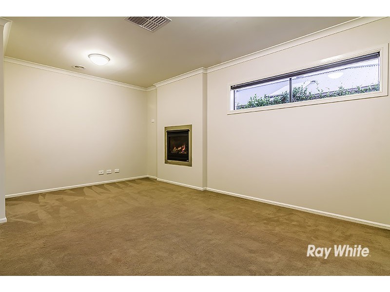 19 Mundaring Drive, Cranbourne VIC 3977