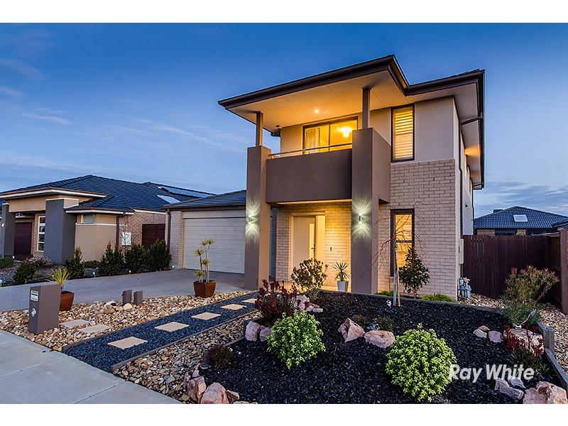 18 Emu Bush Drive, Cranbourne West VIC 3977