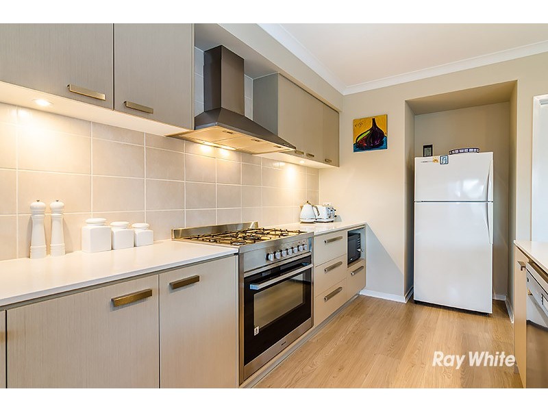 18 Emu Bush Drive, Cranbourne West VIC 3977