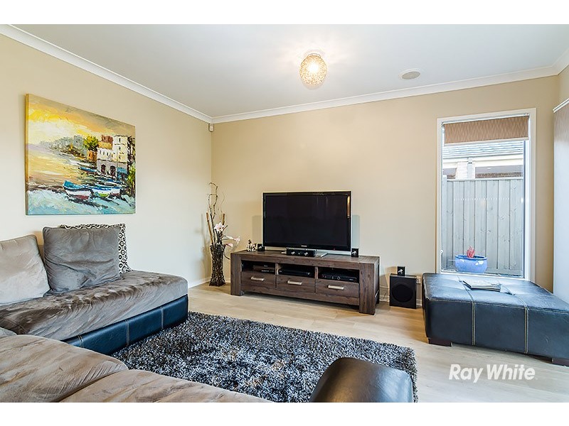 18 Emu Bush Drive, Cranbourne West VIC 3977