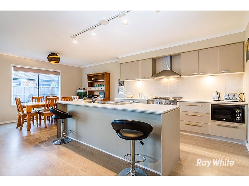 18 Emu Bush Drive, Cranbourne West VIC 3977