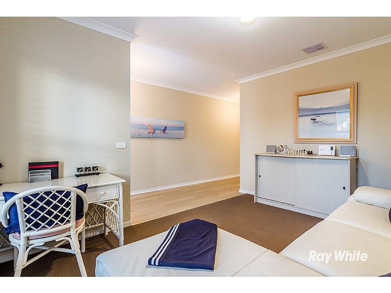 18 Emu Bush Drive, Cranbourne West VIC 3977