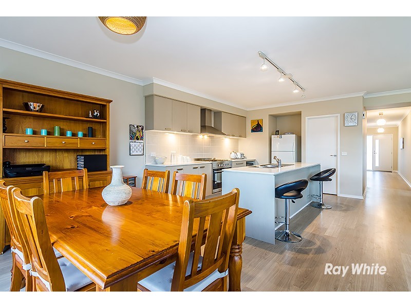 18 Emu Bush Drive, Cranbourne West VIC 3977