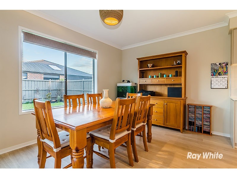 18 Emu Bush Drive, Cranbourne West VIC 3977