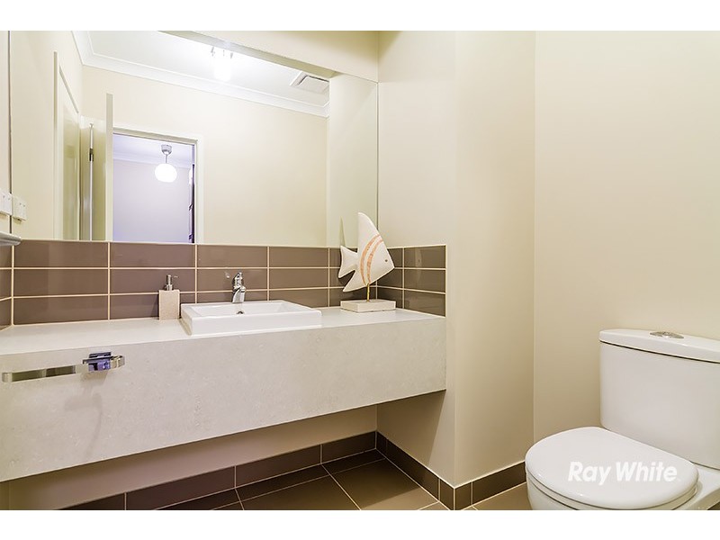 18 Emu Bush Drive, Cranbourne West VIC 3977