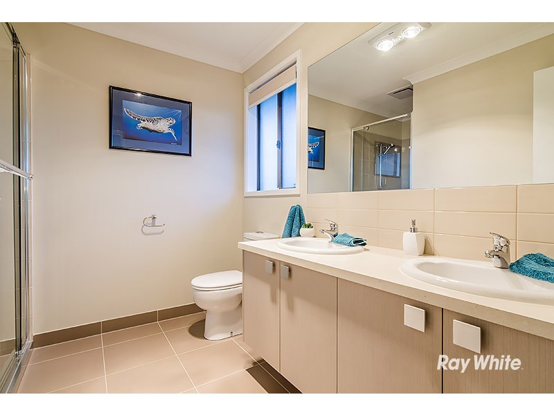 18 Emu Bush Drive, Cranbourne West VIC 3977