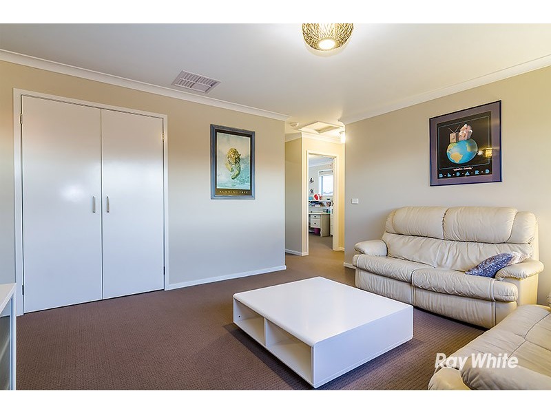 18 Emu Bush Drive, Cranbourne West VIC 3977
