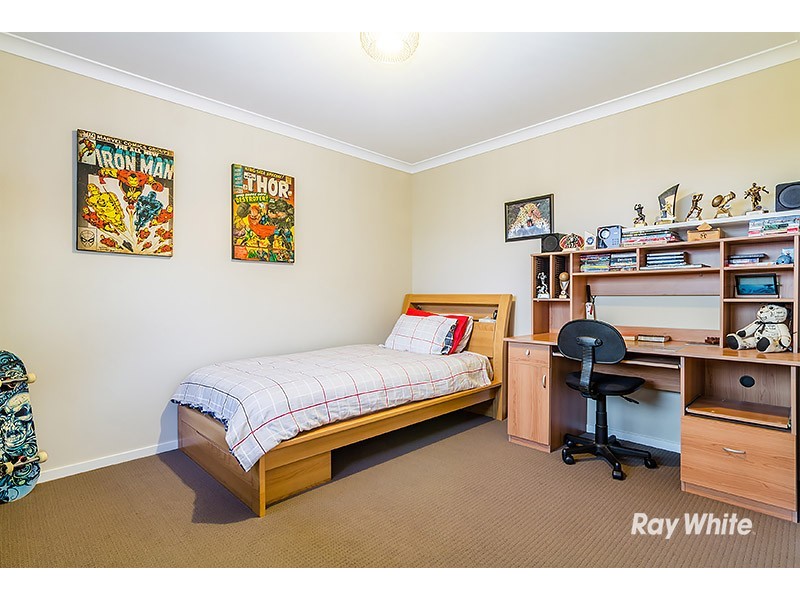 18 Emu Bush Drive, Cranbourne West VIC 3977