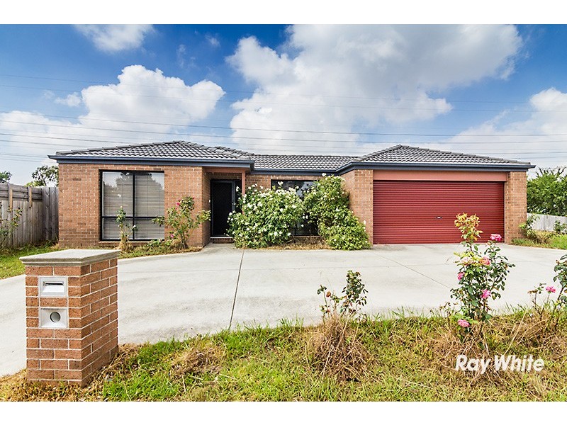 2 Raisell Road, Cranbourne West VIC 3977