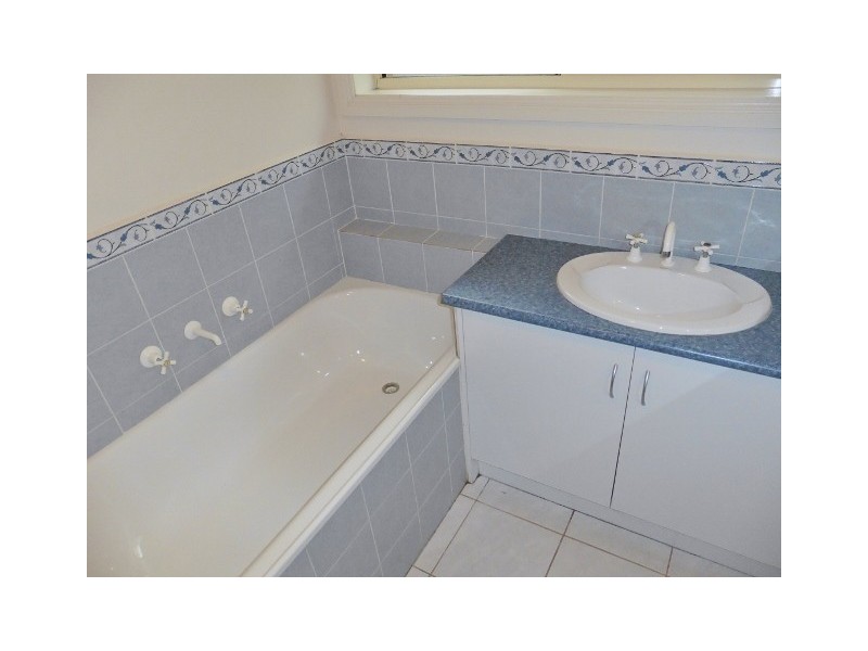 24 Darvell Court, Pakenham VIC 3810