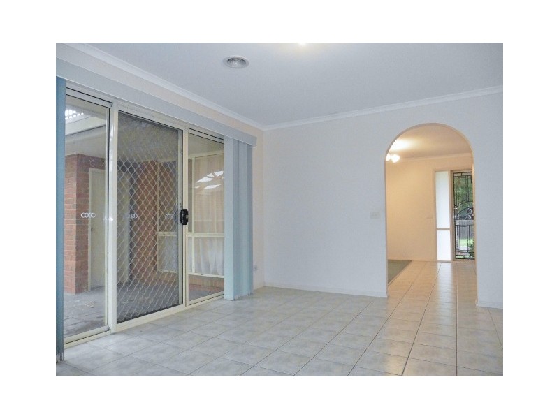 24 Darvell Court, Pakenham VIC 3810