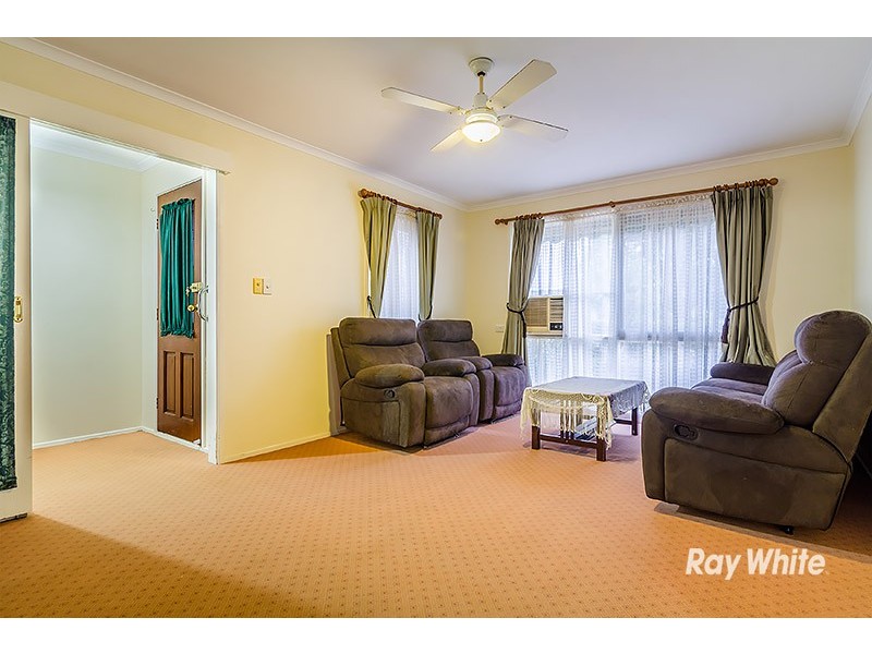 44 Lawless Drive, Cranbourne North VIC 3977