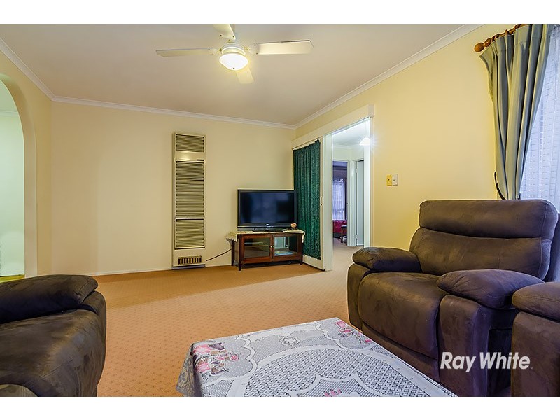 44 Lawless Drive, Cranbourne North VIC 3977