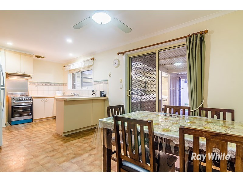 44 Lawless Drive, Cranbourne North VIC 3977