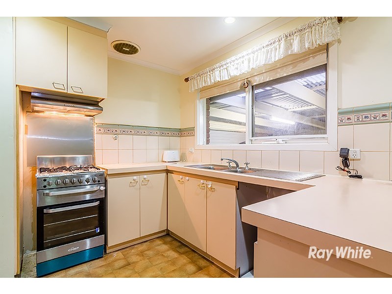 44 Lawless Drive, Cranbourne North VIC 3977