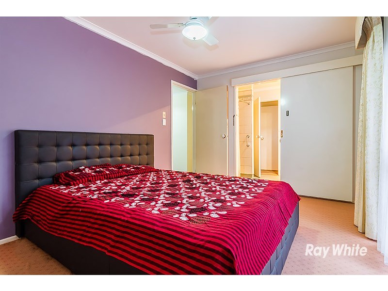 44 Lawless Drive, Cranbourne North VIC 3977