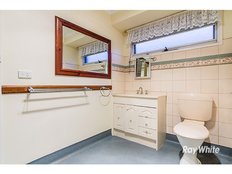 44 Lawless Drive, Cranbourne North VIC 3977