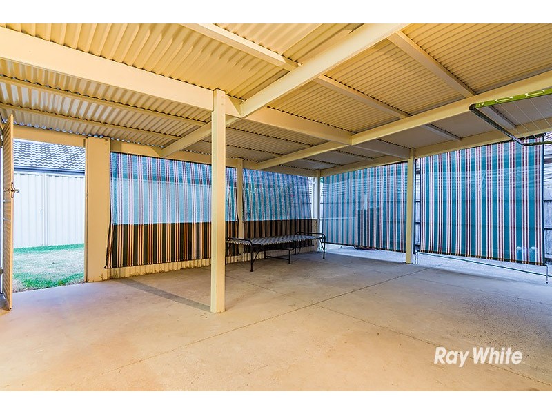 44 Lawless Drive, Cranbourne North VIC 3977
