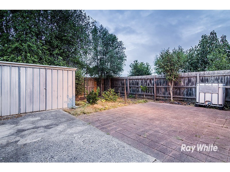 44 Lawless Drive, Cranbourne North VIC 3977