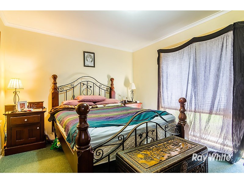 13 Charlotte Place, Cranbourne West VIC 3977