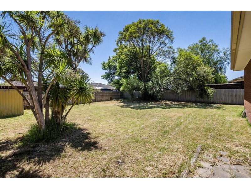 13 Lillian Street, Cranbourne VIC 3977