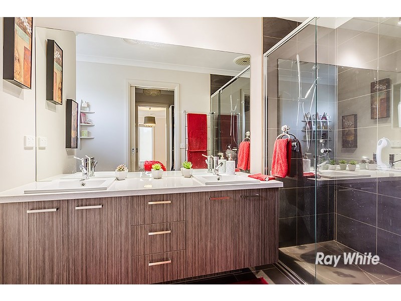 1 Torney Street, Cranbourne East VIC 3977