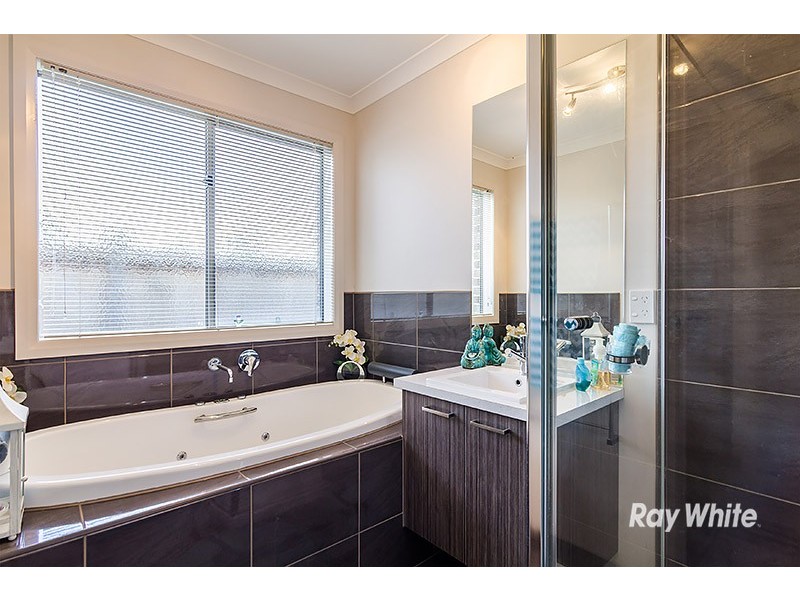 1 Torney Street, Cranbourne East VIC 3977