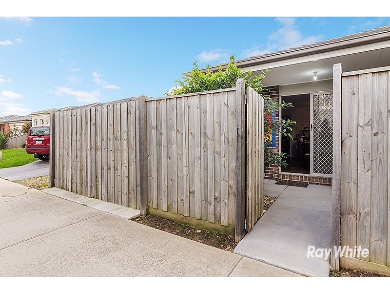 1 Torney Street, Cranbourne East VIC 3977