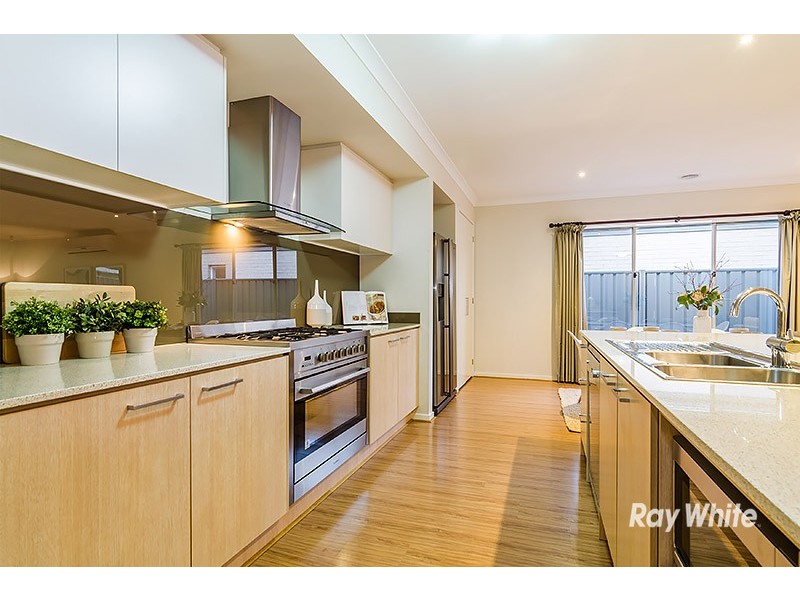 9 Taradale Street, Cranbourne North VIC 3977