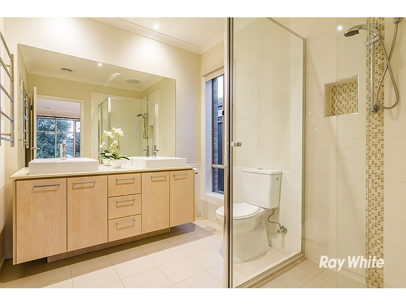 9 Taradale Street, Cranbourne North VIC 3977