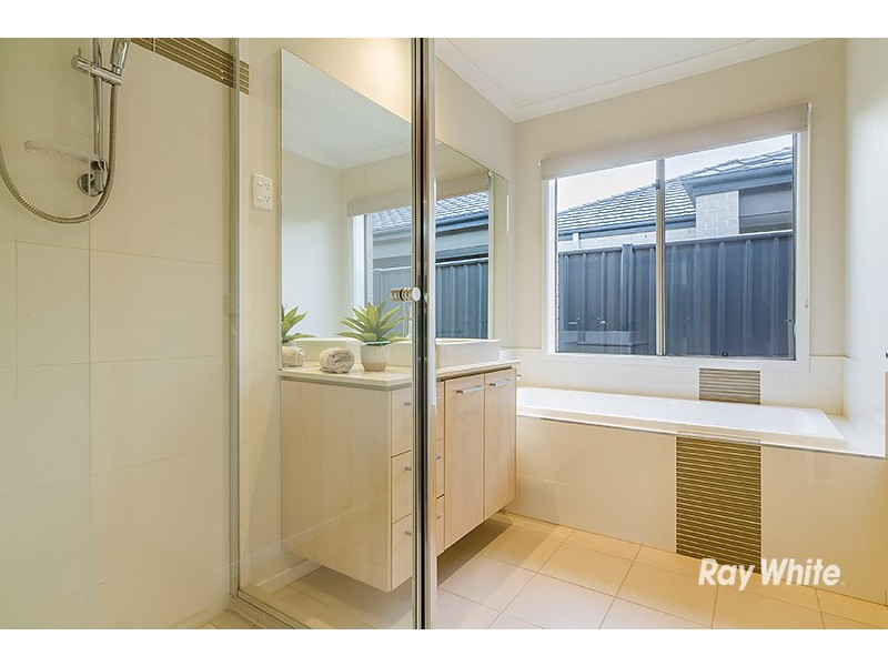 9 Taradale Street, Cranbourne North VIC 3977