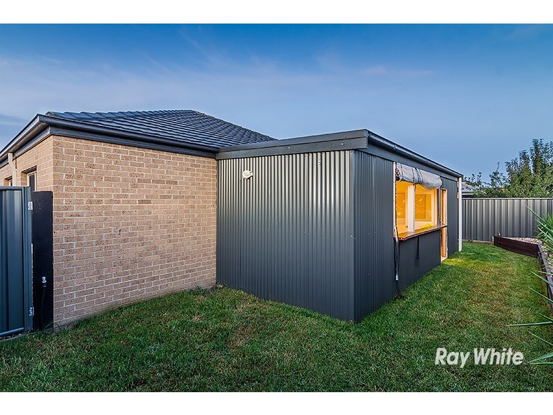 9 Taradale Street, Cranbourne North VIC 3977