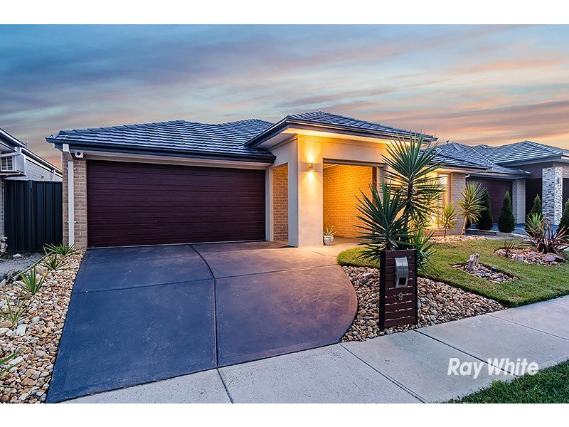 9 Taradale Street, Cranbourne North VIC 3977