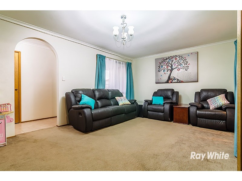 8 Filbert Court, Cranbourne North VIC 3977