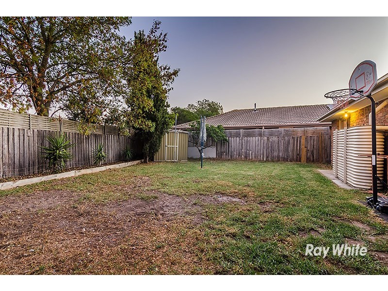 8 Filbert Court, Cranbourne North VIC 3977