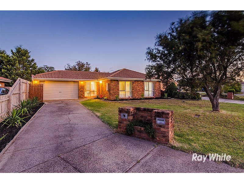 8 Filbert Court, Cranbourne North VIC 3977