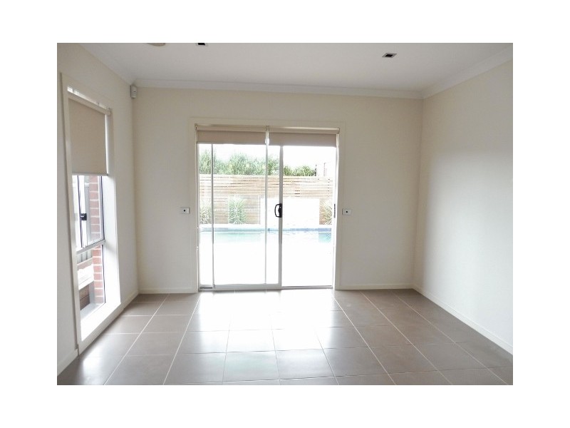 51 Abrus Circuit, Cranbourne North VIC 3977