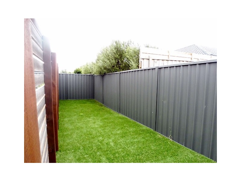 51 Abrus Circuit, Cranbourne North VIC 3977