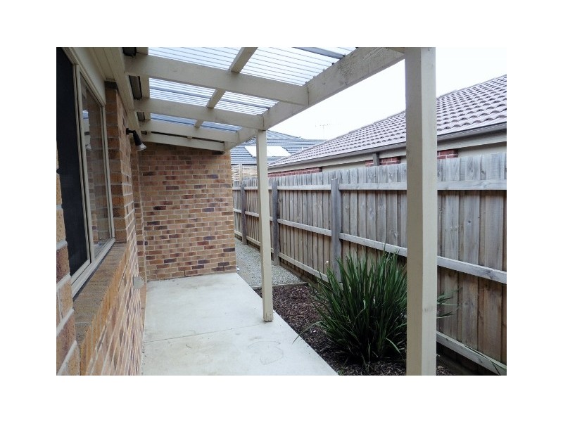 8 Chong Court, Berwick VIC 3806