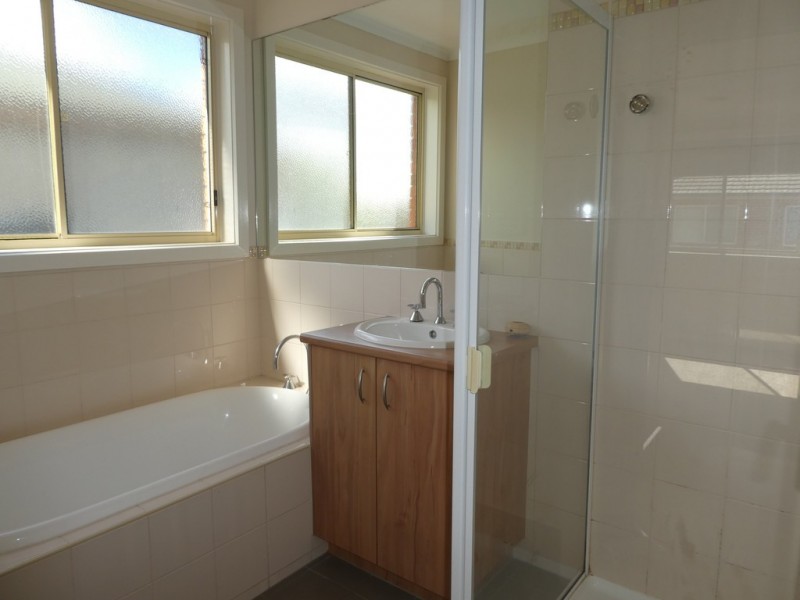 15 Boronia Avenue, Cranbourne VIC 3977