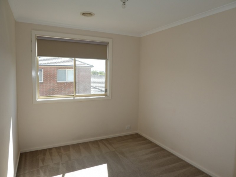 15 Boronia Avenue, Cranbourne VIC 3977