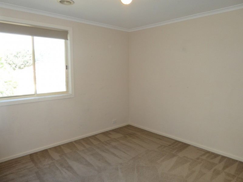 15 Boronia Avenue, Cranbourne VIC 3977