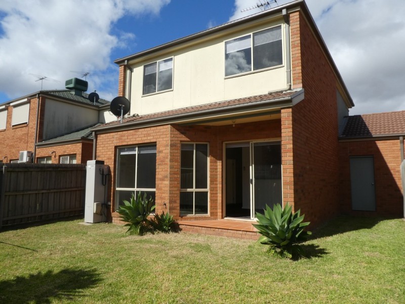 15 Boronia Avenue, Cranbourne VIC 3977