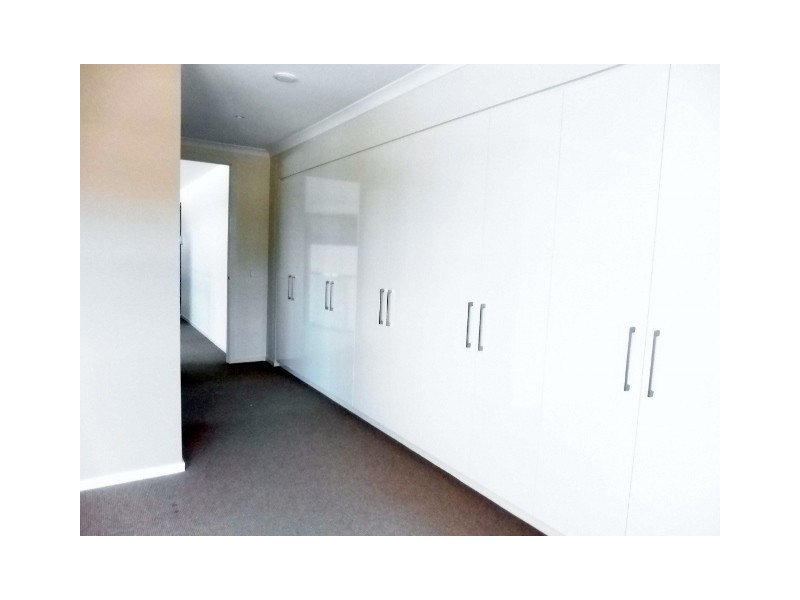 23 Red Maple Drive, Cranbourne West VIC 3977